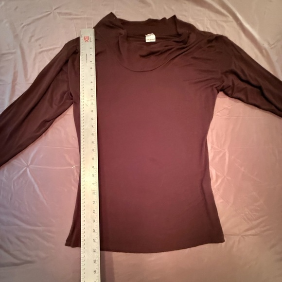 Momo Women's Pleat Shoulder Cowl Neck Brown Tunic Length Blouse Size Large - Picture 6 of 10